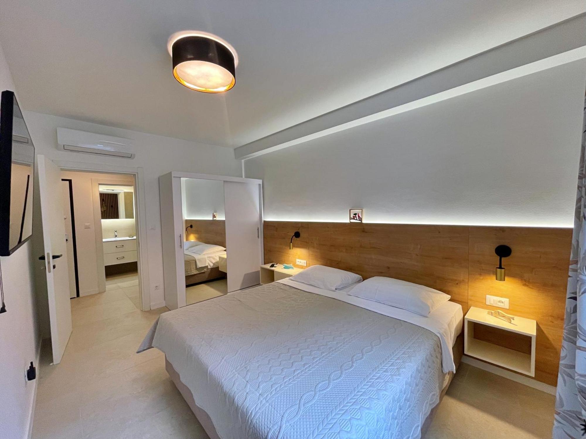 Villas Punta Silo - Luxury Apartments With Pool Exteriör bild